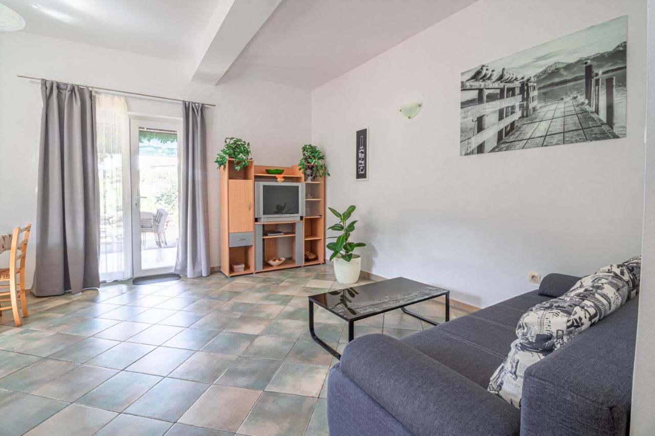 Apartments Sandra Kornić Esterno foto