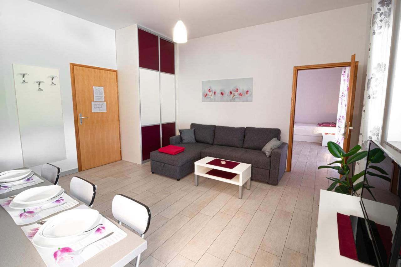 Apartments Sandra Kornić Esterno foto
