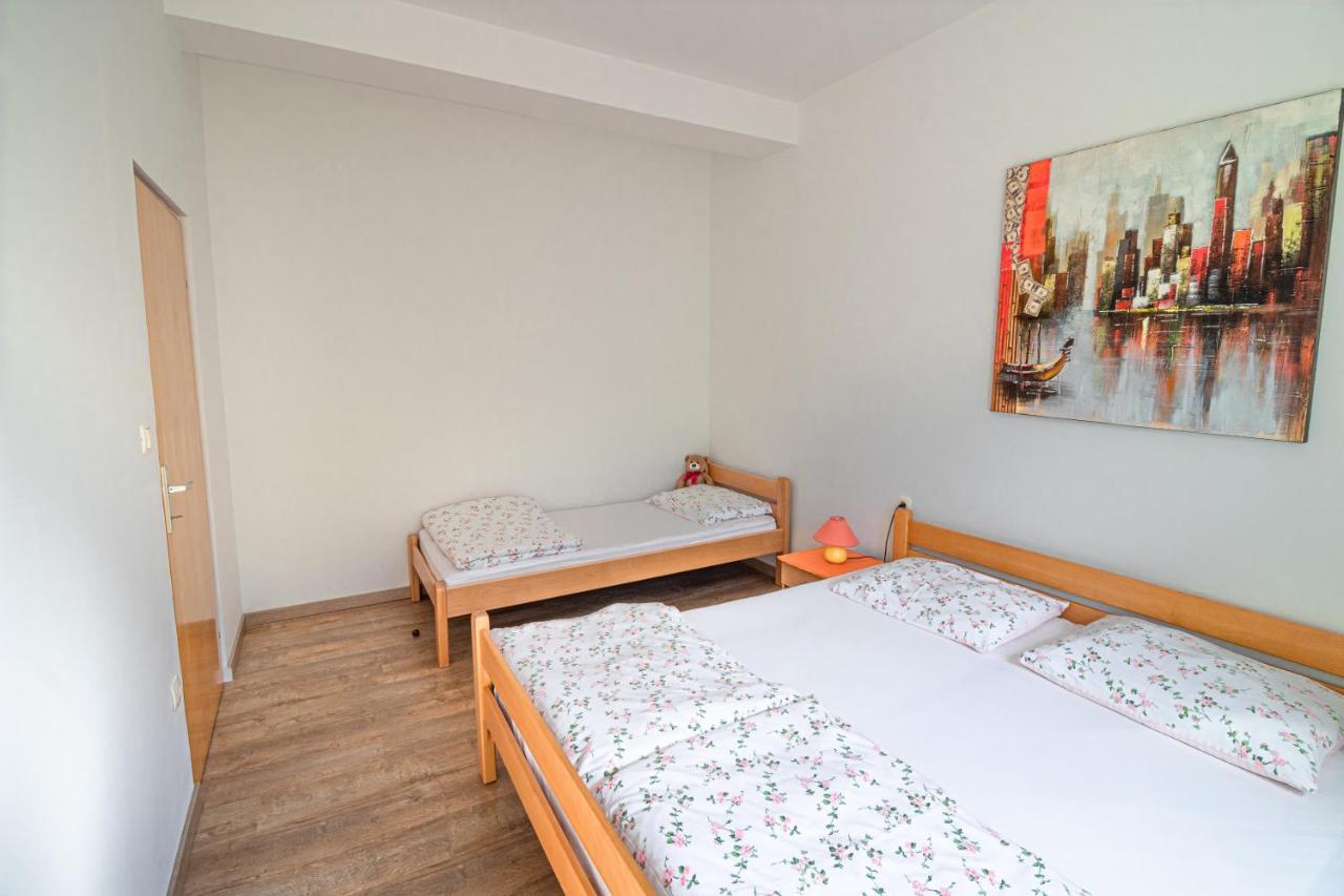 Apartments Sandra Kornić Esterno foto